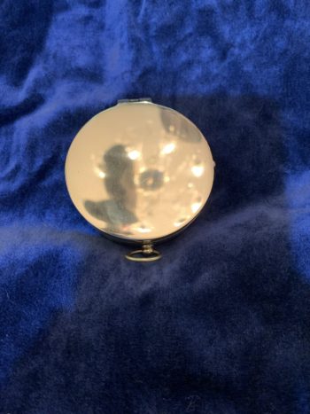 Flip top compass