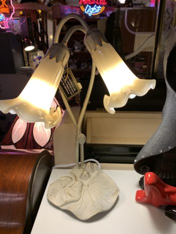 Cream coloured Lily lamp