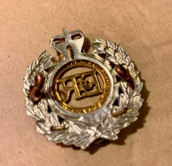 RNZE brass and enamel hat badge - Image 2